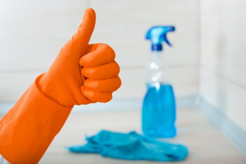 Kitchen and bathroom short-let cleaning in a SE5 property