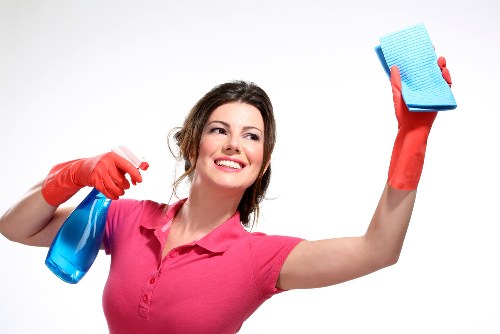 Fresh kitchen and bathroom cleaning before moving into an SE5 property